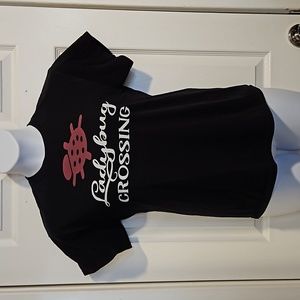 Gildan, ladybug crossing, short sleeve tee. 100% cotton. Size M.